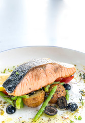 grilled salmon steak pesto