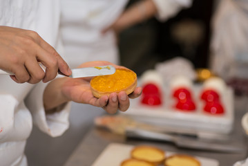 making cake's with cream