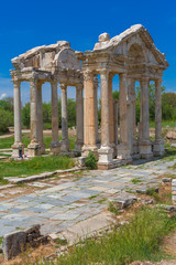 Fototapeta premium Tetrapylon ruins of ancient Aphrodisias Turkey