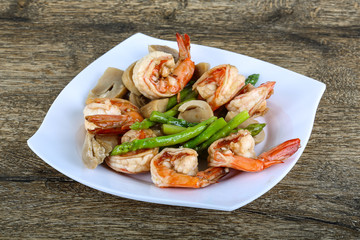 Shrimp and asparagus