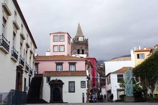 Blick durch die Rua dos Cepelistas zur Kathedrale