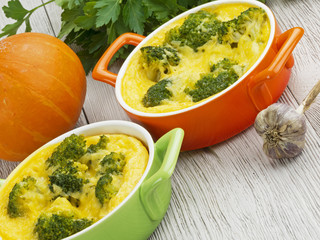 casserole with broccoli and cheese