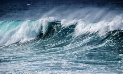 big sea wave