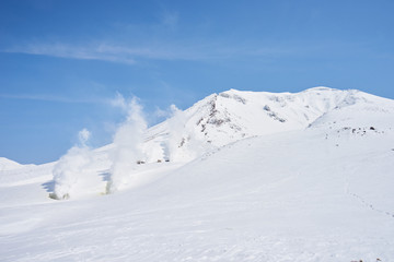 Fototapeta na wymiar 大雪山 旭岳の噴気孔 