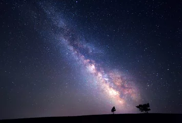 Schilderijen op glas Melkweg. Mooie zomerse nachtelijke hemel met sterren. Achtergrond © den-belitsky