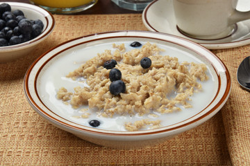 Oatmeal with blueberries