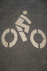 Fototapeta premium white bike sign on road