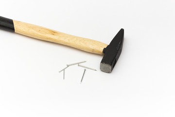 Hammer mit Nägeln