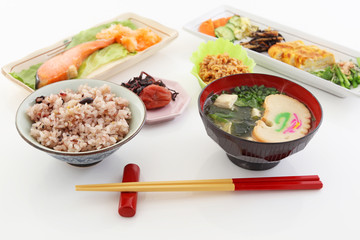 おいしそうな和風朝食