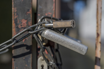 Schloß und Kette