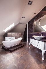 Bathroom with cristal details