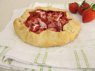 Erdbeer-Galette - Erdbeeren in Mürbeteig