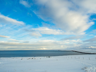 Obraz premium Beautiful Sky and River and Snow during Winter in Iceland