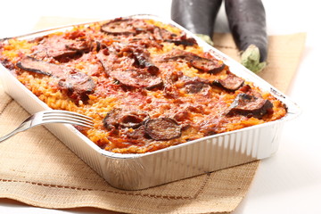 Timballo di riso con pomodoro e melanzane