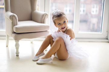 little ballerina girl 2 years in the Studio - obrazy, fototapety, plakaty