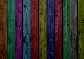 Holzbretter in verschiedenen Farben