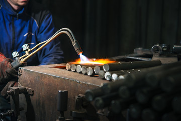 working in the mask heats Gas-oxygen torches injector metal parts