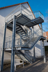 Fototapeta premium Feuertreppe an einer Hausfassade