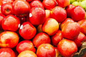 Fototapeta na wymiar Countertop with apples at the farmers market