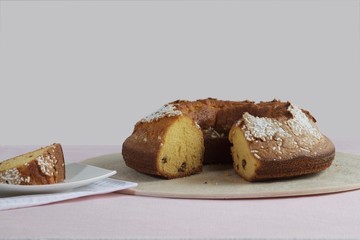 Rustic ring cake sliced