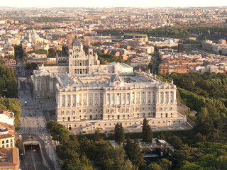 Fototapeta na wymiar Madrid skyline and royal palace