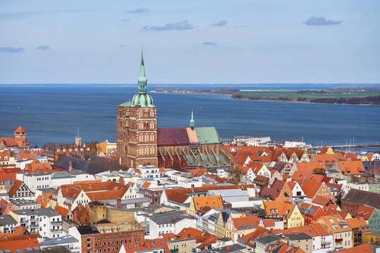 Stralsund mit der Sankt-Nikolai-Kirche