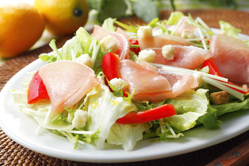 生ハムのサラダ　Uncured ham on fresh salad