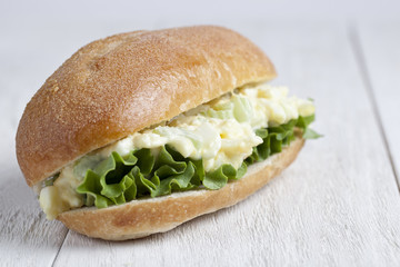 egg salad sandwich with lettuce
