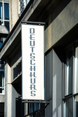 Fototapeta premium Schild 73 - Deutschkurs