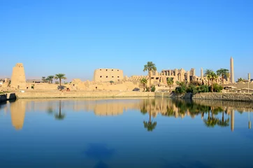 Foto op Plexiglas Sacred Lake at Karnak temple in Luxor,Egypt © suronin
