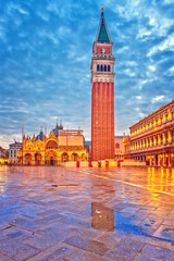 Piazza San Marko au crépuscule, Venise