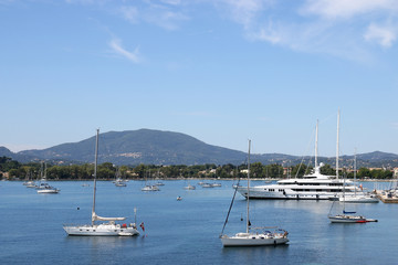 Fototapeta na wymiar yachts and sailboats Corfu town Greece