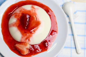 panna cotta Italian dessert