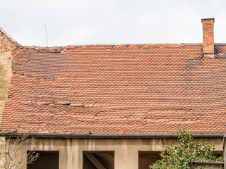 Altes kaputtes Dach