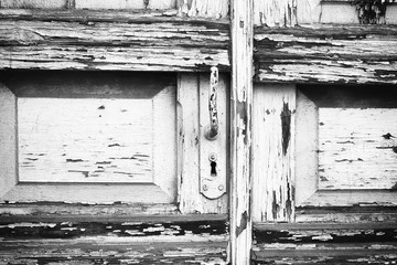 Door handle on an antique wooden door