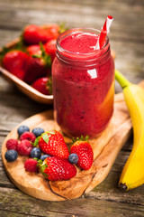 Fresh berry smoothie