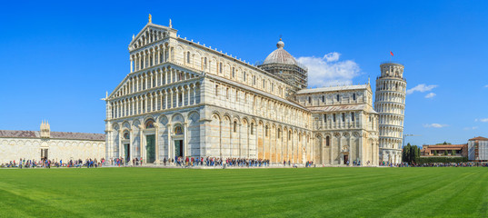 Fototapeta na wymiar Leaning Tower of Pisa is the campanile, or freestanding bell tower, of the cathedral of the Italian city of Pisa, known worldwide for its unintended tilt.
