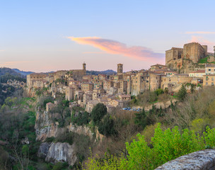 Fototapeta na wymiar Sorano - Etruscan tuff city, Italy