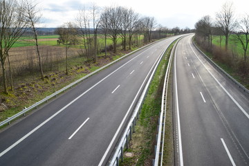 Leere Schnellstraße