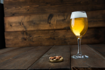 グラスビール、ビール、アルコール、つまみ、飲む、食べる、お酒、