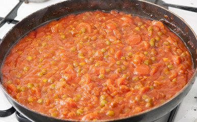 Pan with vegetarian sauce