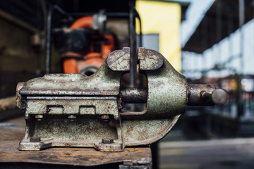 Old table clamp tool