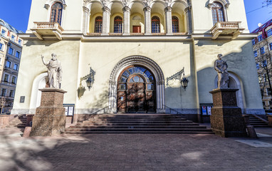 Obraz premium The entrance to The Lutheran Church of Saint Peter and Saint Paul in Saint-Petersburg