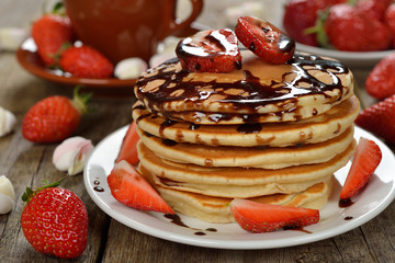 Pancakes with strawberries