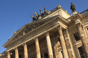 Braunschweig, Portal des wiederaufgebauten Residenzschlosses mit Quadriga
