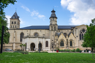 Fototapeta na wymiar Saint-Seurin Basilica