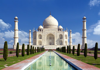 Taj mahal, Agra, India - monument of love in blue sky - obrazy, fototapety, plakaty