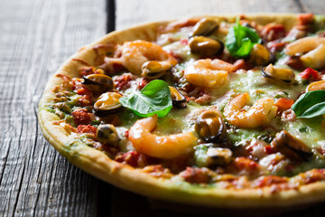 Pizza with shrimps and mussels