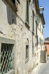 Lari e il suo castello dei Vicari.