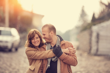 Fototapeta premium Couple enjoying outdoors in a urban surroundings.
